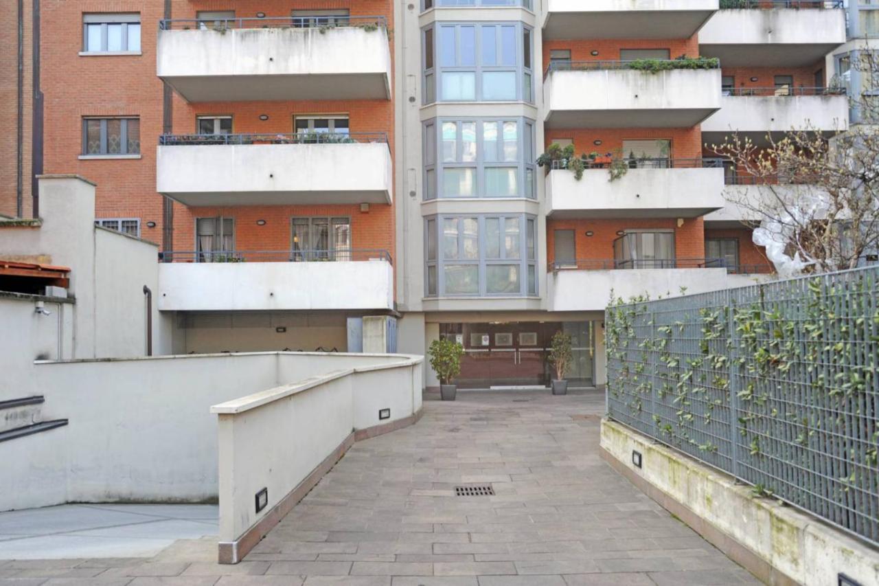 Rent * Milán